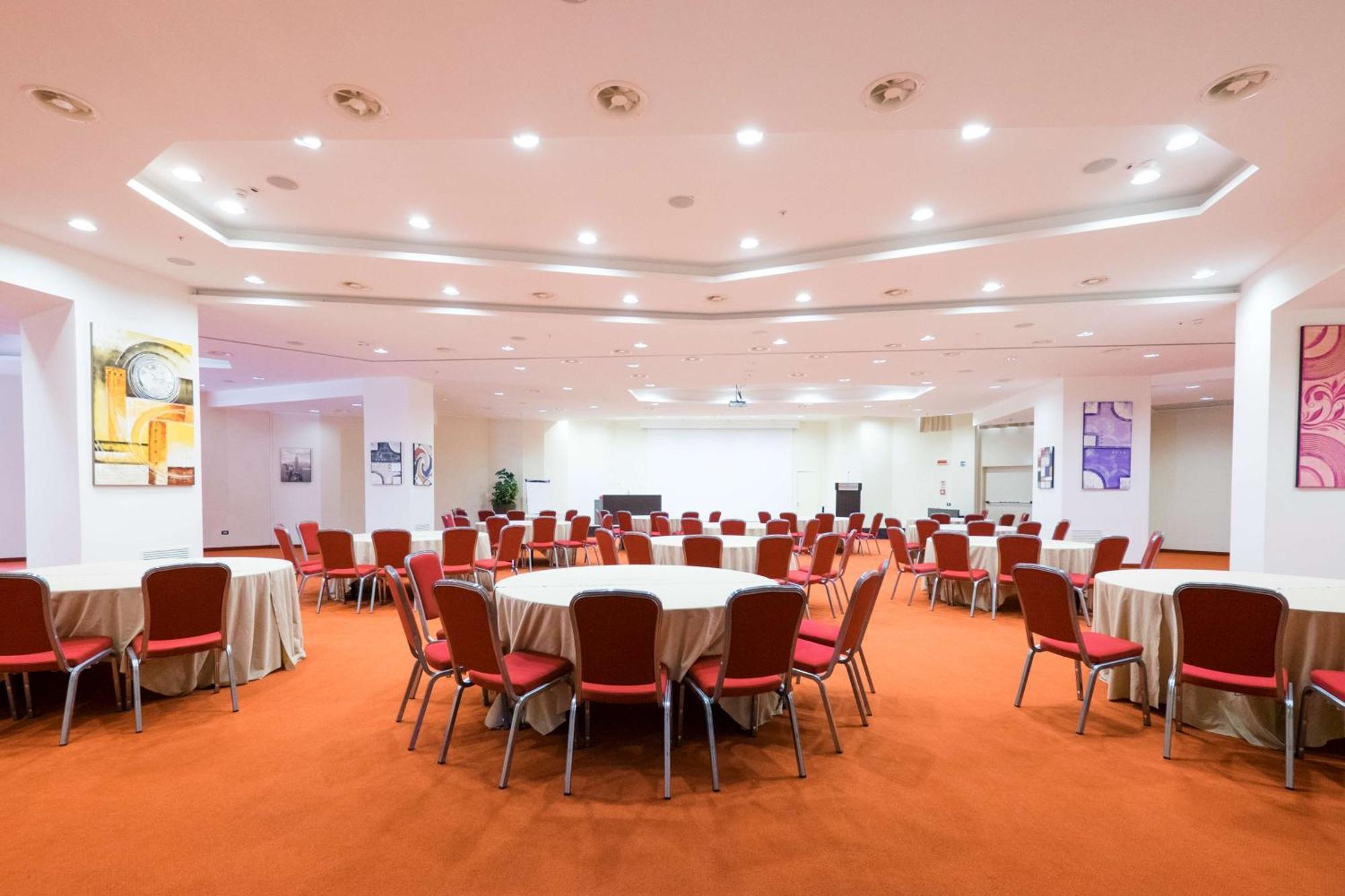 Hilton Garden 4*