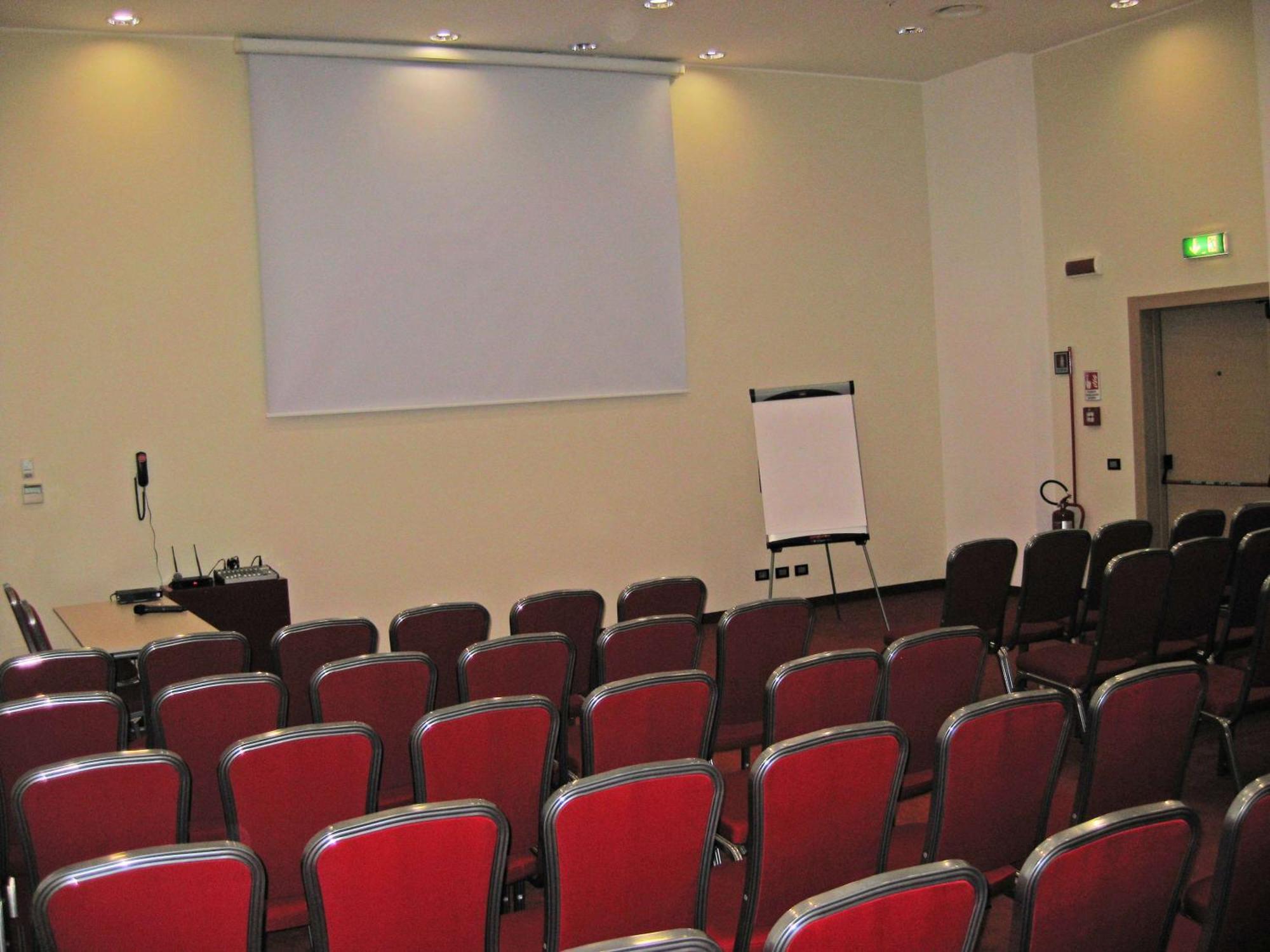Hilton Garden 4*